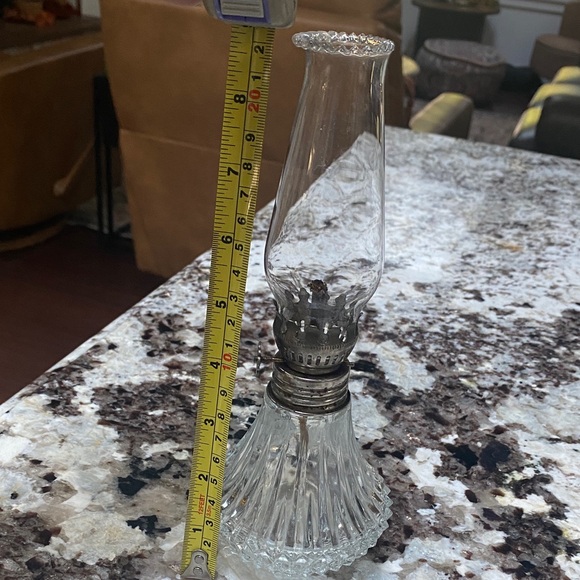 Elegant Glass Oil Lamp - Picture 6 of 6